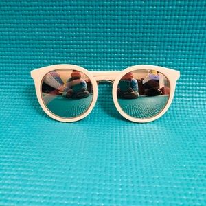 Light light pink sunglasses